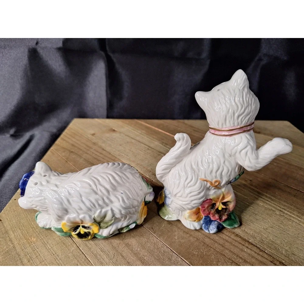 Vintage Style White Kitten Cat Pansy Floral Ceramic Salt and Pepper Shakers Set